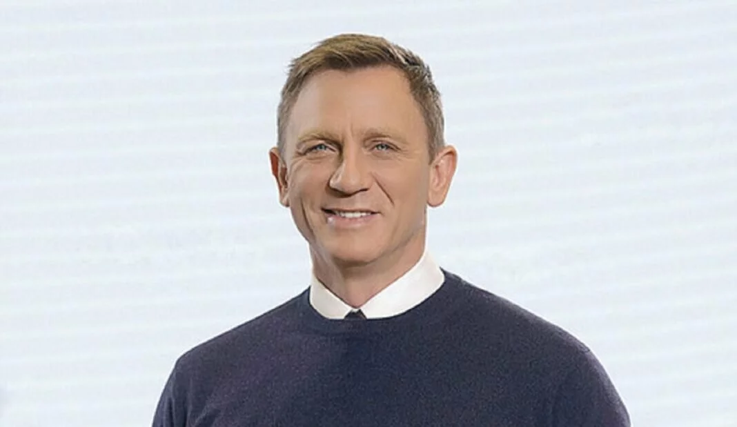 Daniel Craig Gets Honour Meant For Real-life Spies